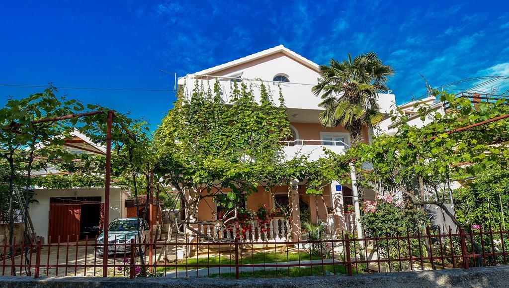 Apartments Mate Turanj Exterior photo