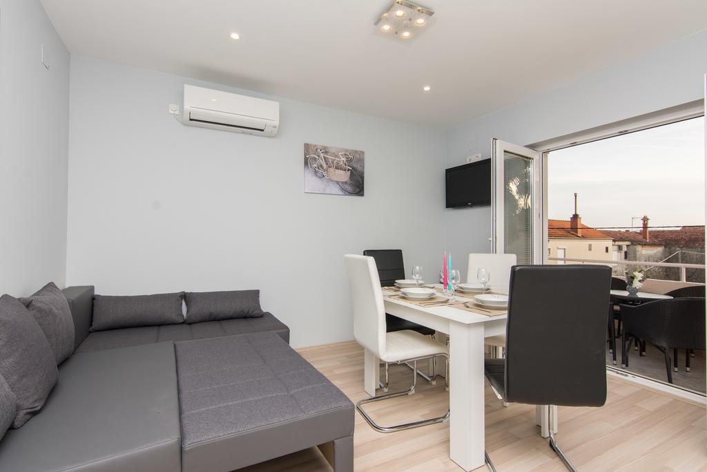 Apartments Mate Turanj Exterior photo