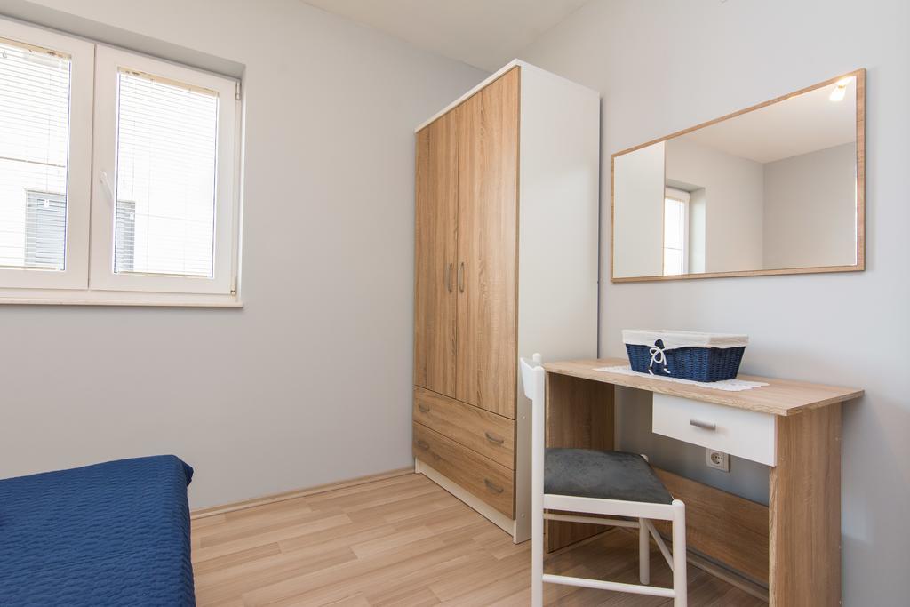 Apartments Mate Turanj Exterior photo